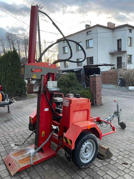 Wynajem Łuparka do drewna Duża na przyczepce 18 ton nacisku Wydajna