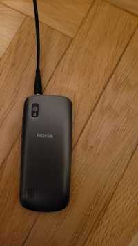 Telefon Nokia 300 Asha z ładowarką
