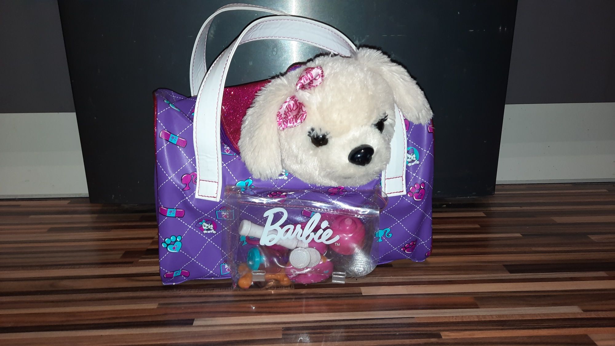 Duży interaktywny piesek marki Barbie, opiekunka pieska,  weterynarz.