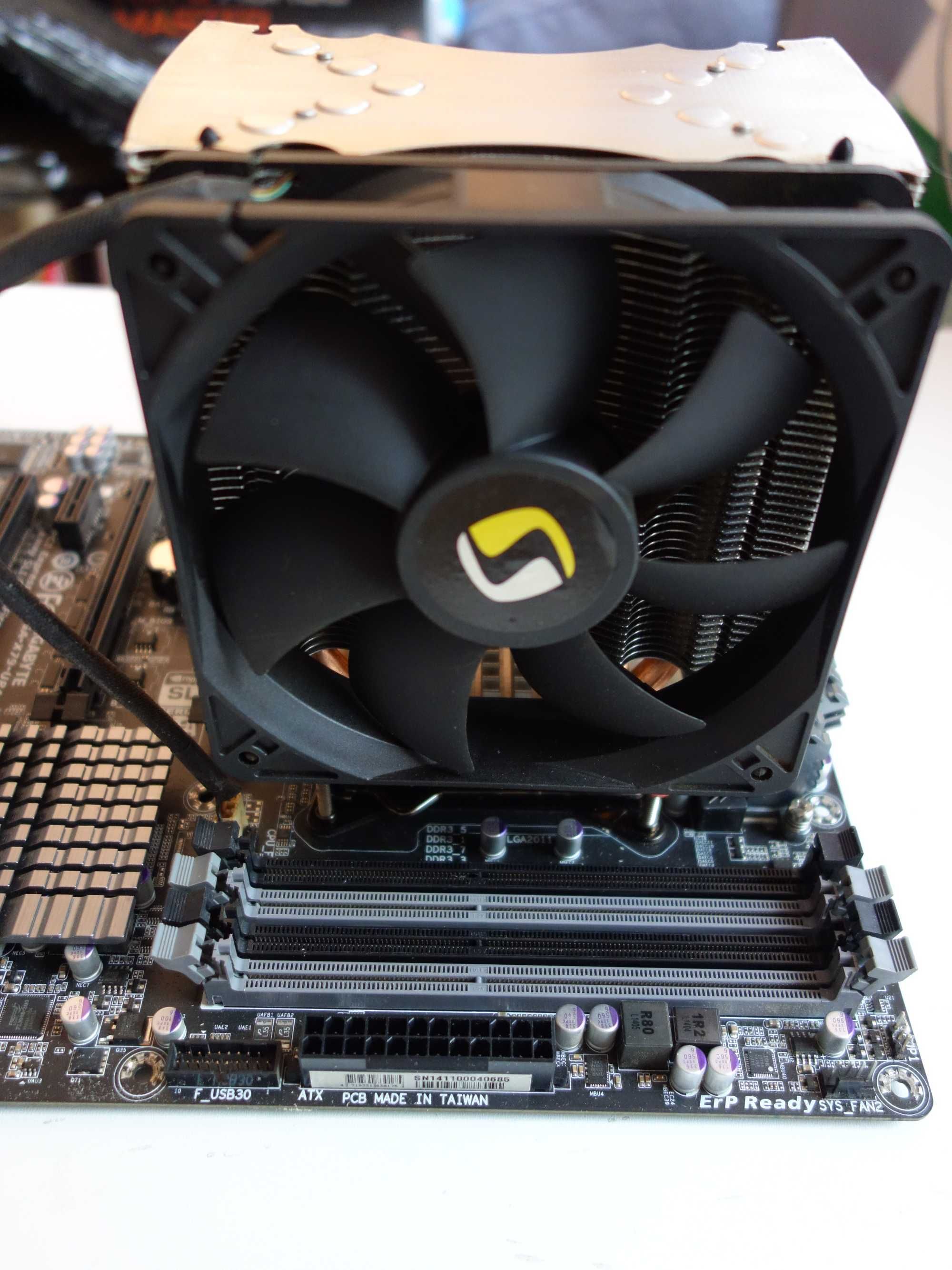 Gigabyte GA-X79-UP4 - LGA2011 + Xeon E5-2650 V2 + Fortis - 8 rdzeni