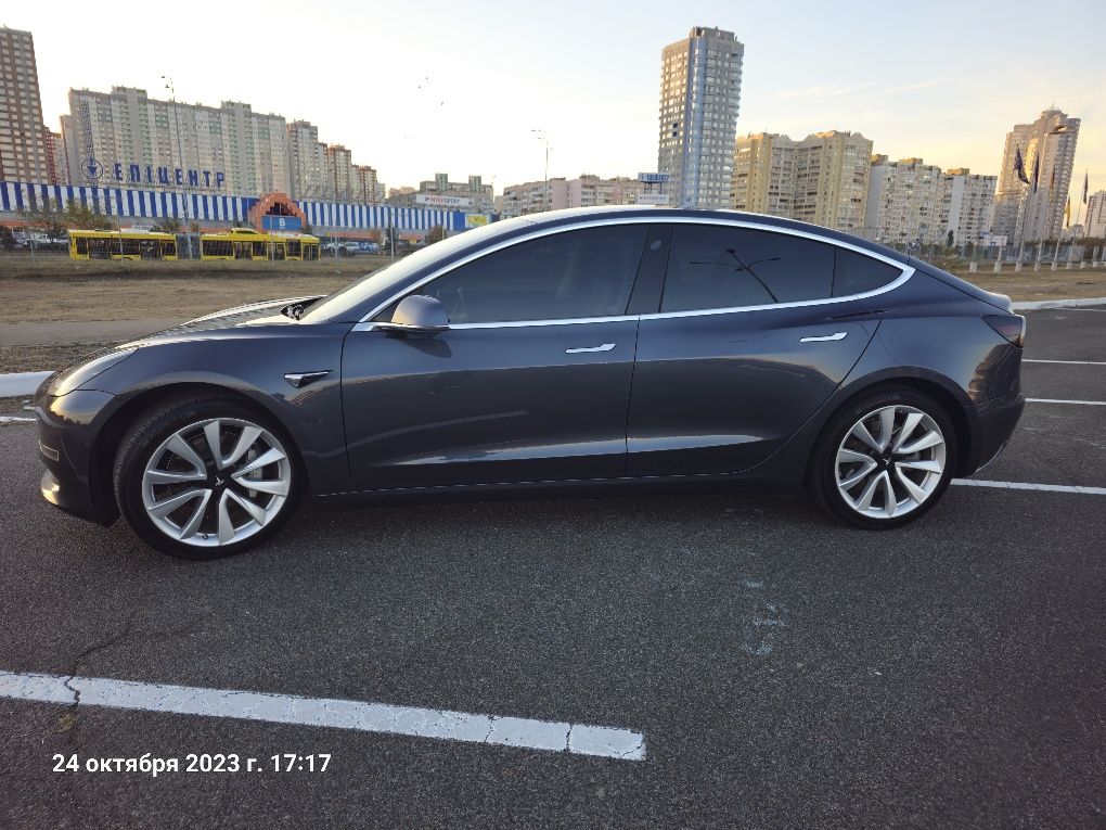 Продам либо обмен Tesla Model 3 Long Range Dual Motor.