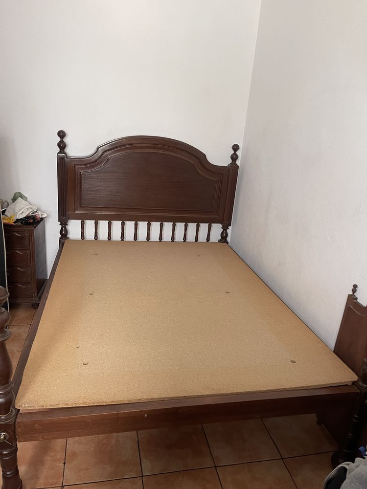 Cama de casal madeira