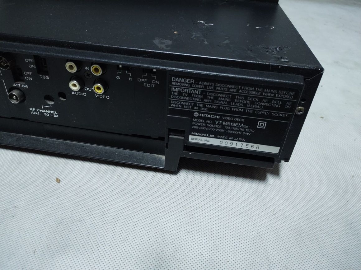 Magnetowid Video VHS Hitachi VT-M619