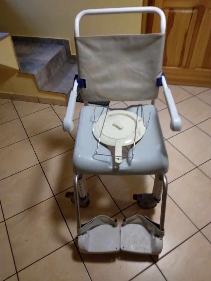 Wózek kąpielowy toaletowy inwalidzki