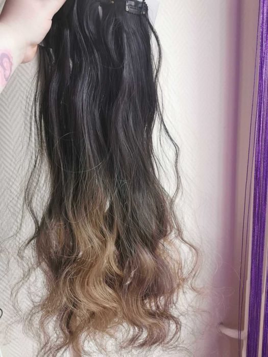 Doczepiane włosy ombre czerń brąz clip 65cm fale