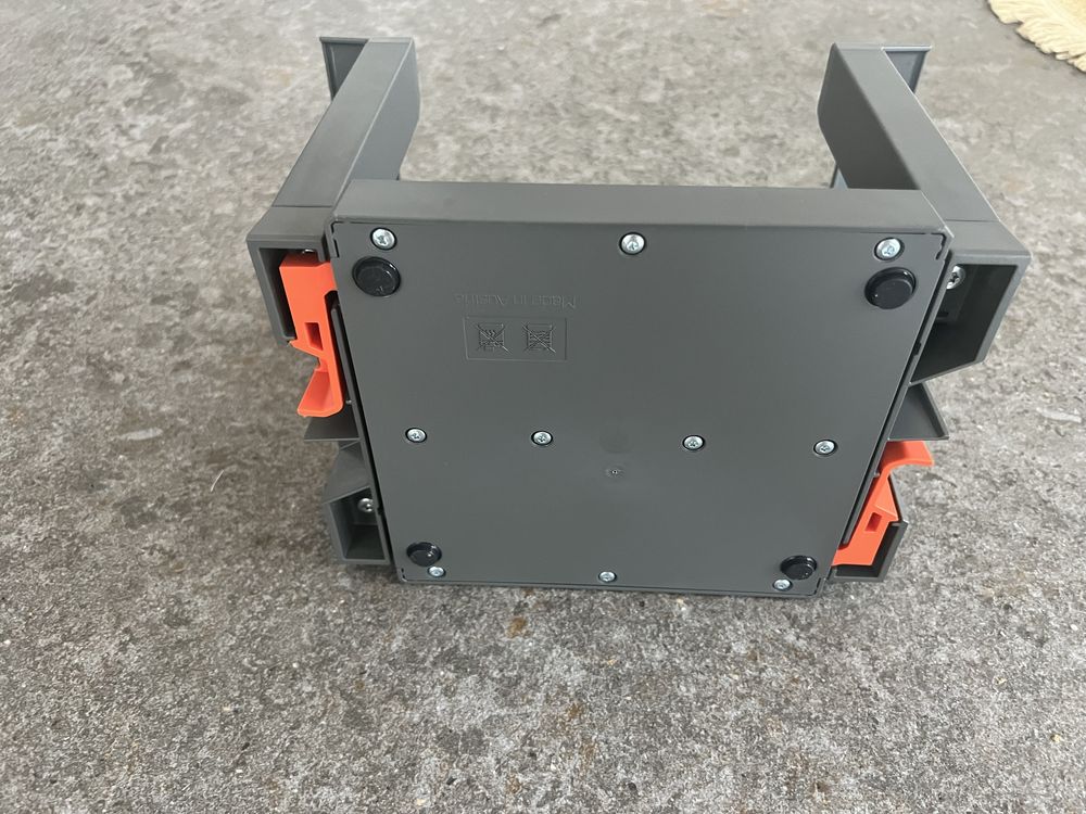 Держатель для тарелок Blum AMBIA-LINE