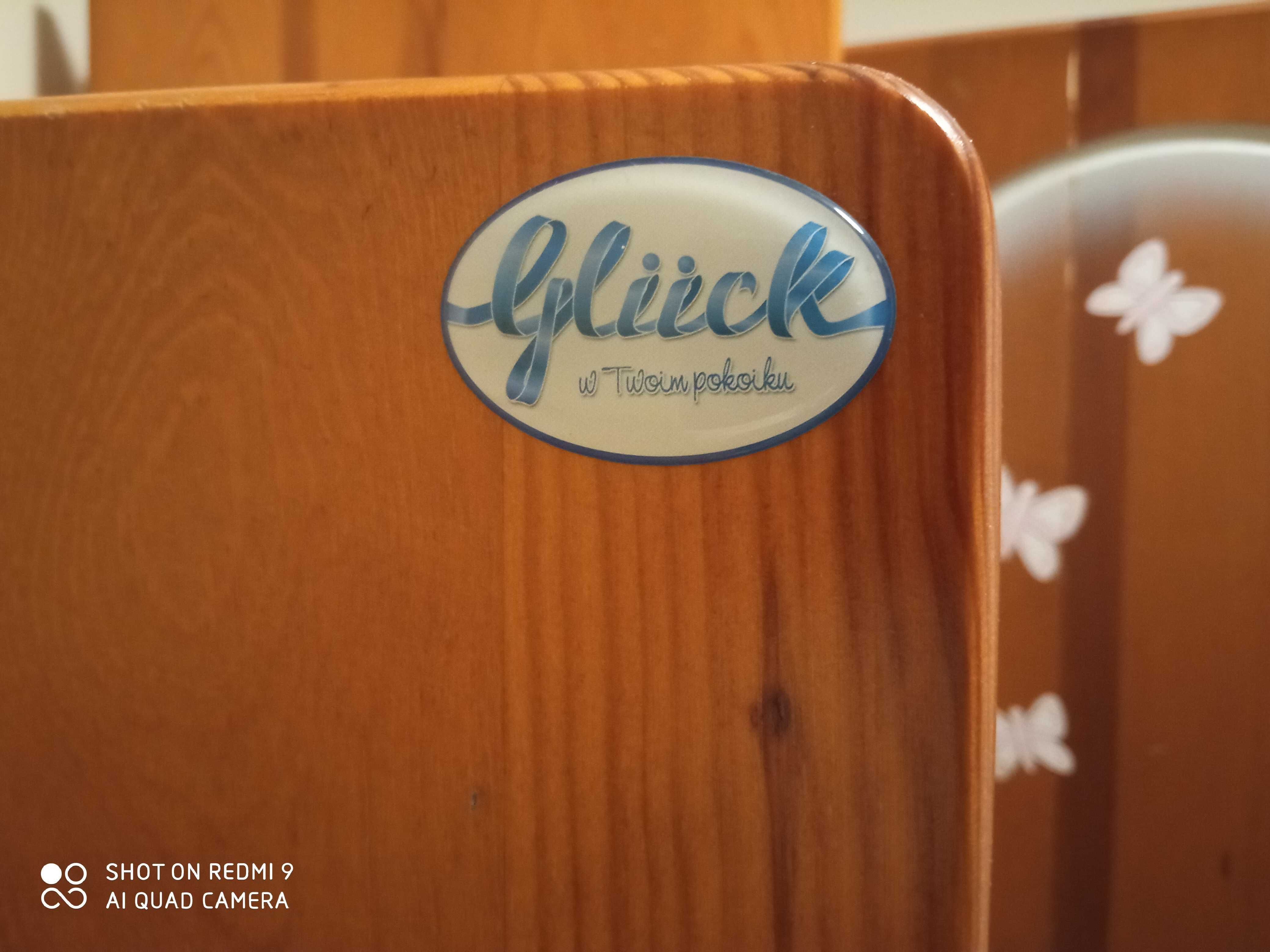 Łóżeczko + komplet mebli sosnowych do pokoju dziecięcego Gluck