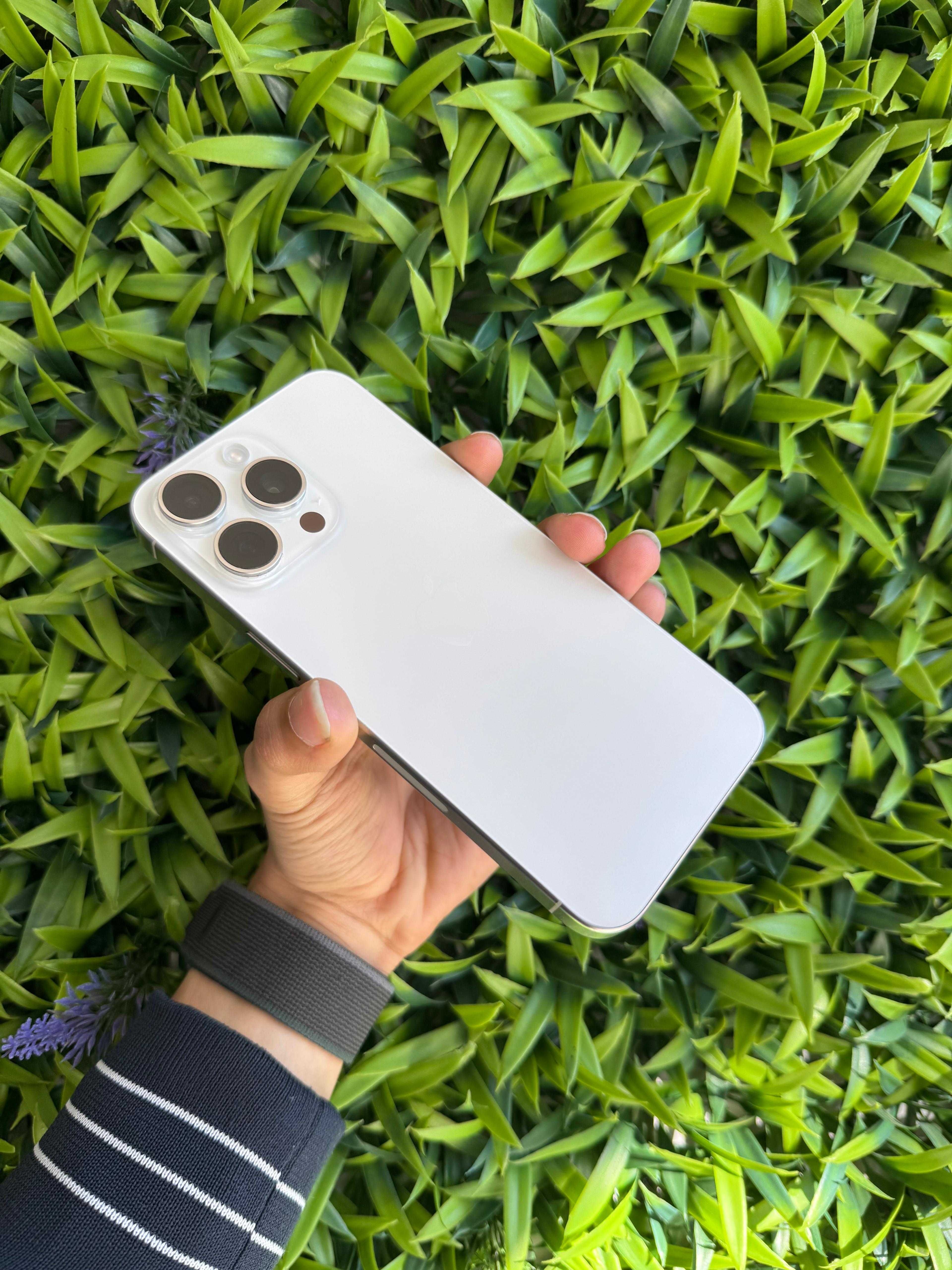 iPhone 15 Pro Max 6.7″ 256GB Titânio Branco - Loja Ovar