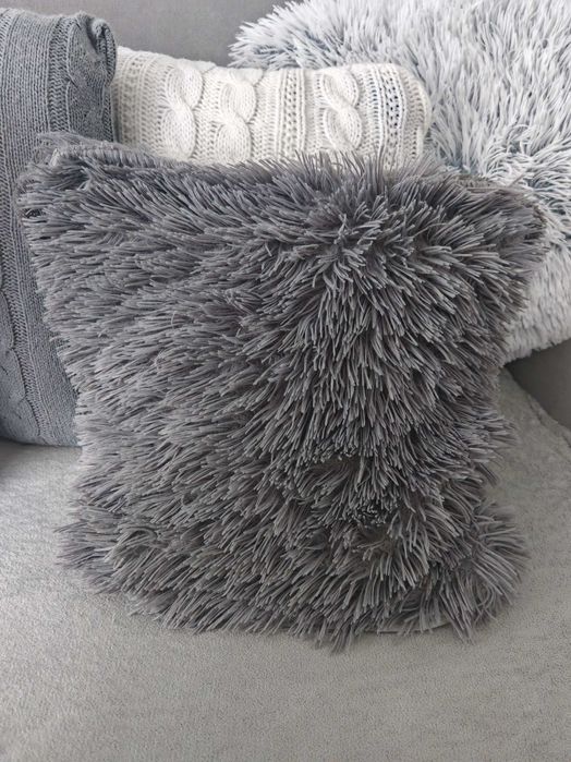 Szare kudłate poszewki fluffy włochacz