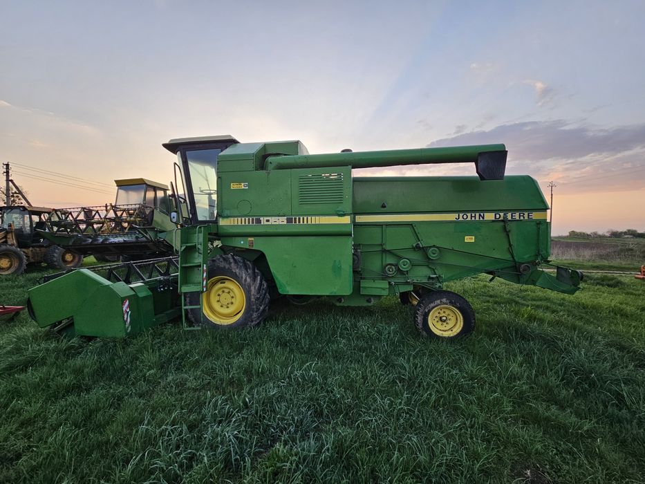 Продам комбайн джондір 1055