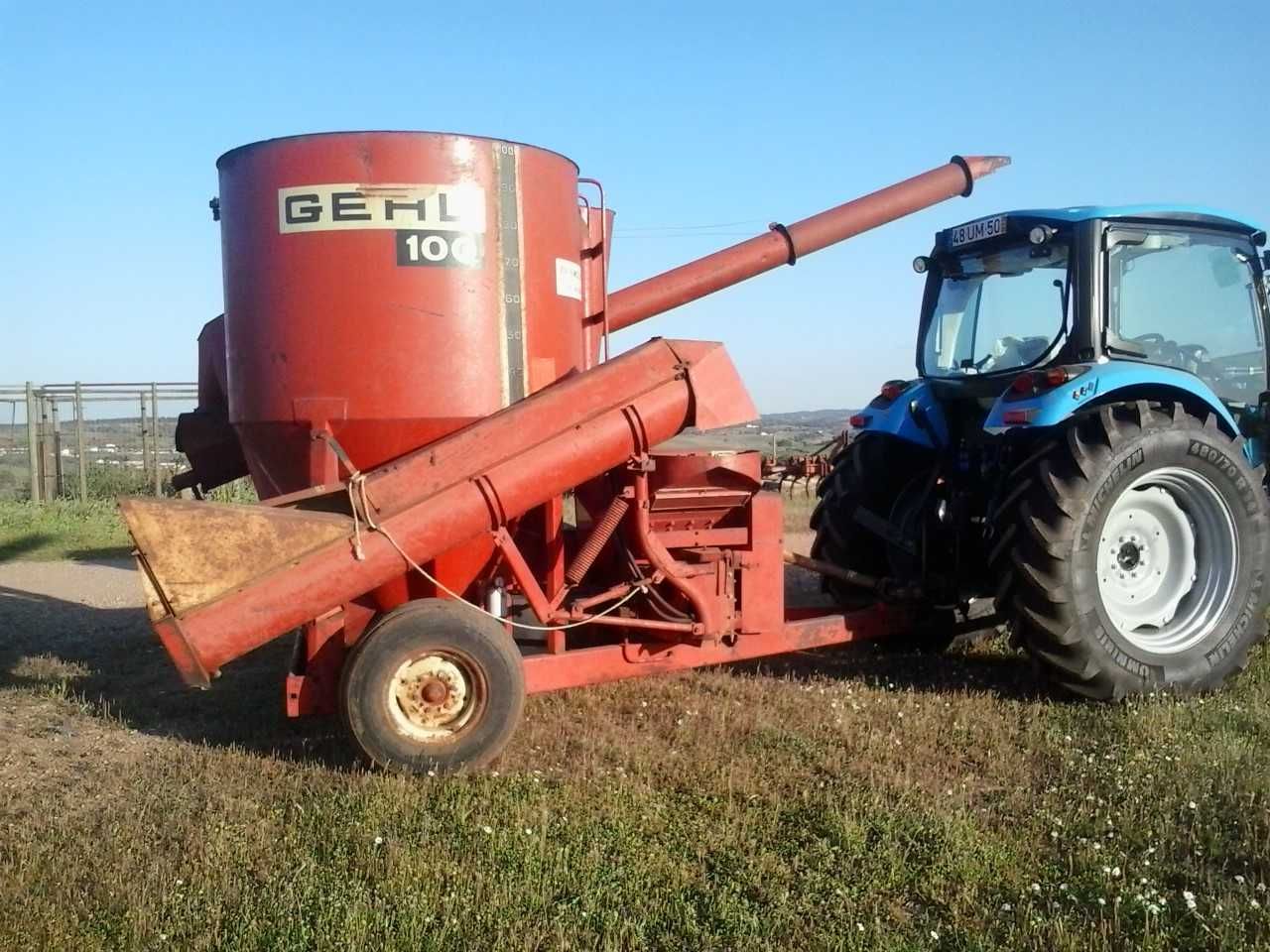 Moínho de rações GEHL MX-100