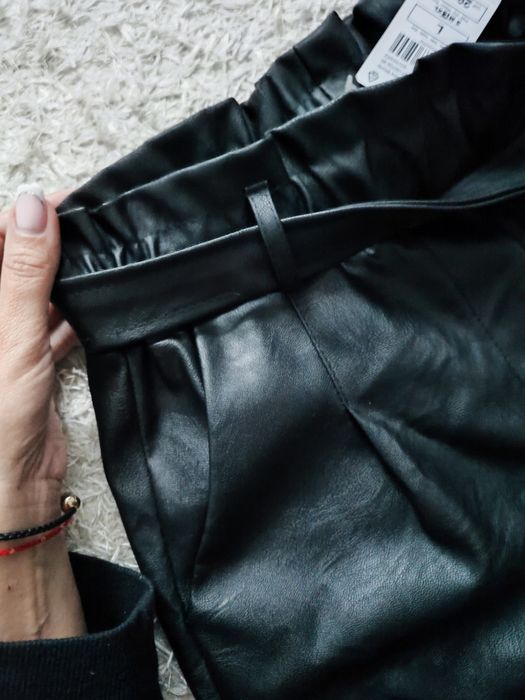 Фирменные кожаные шорты под матовую кожу Today р.М/L