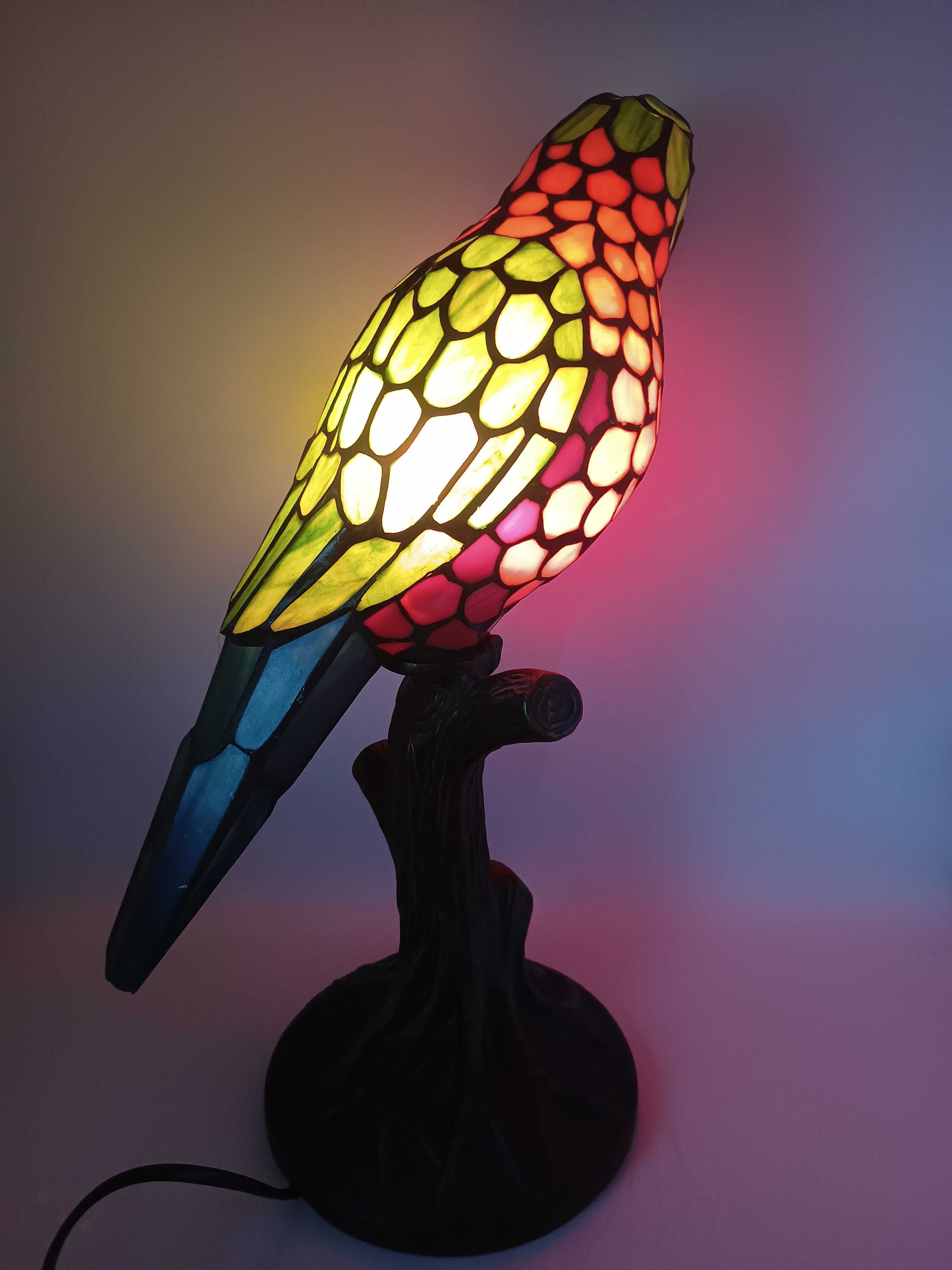 Witrażowa lampka nocna a'la Tiffany papuga witraż