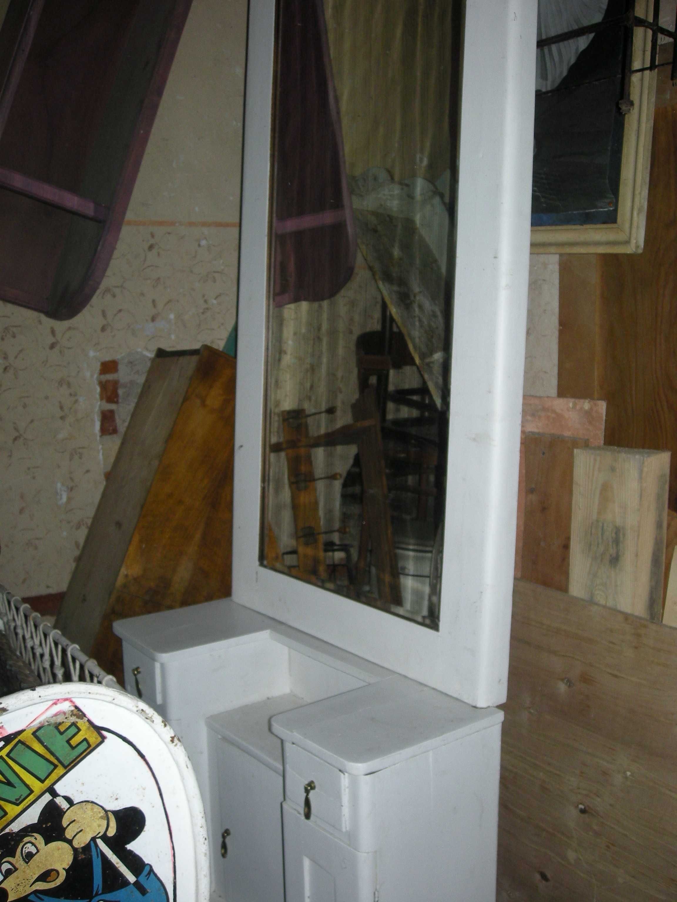 Toaletka z kryształowym lustrem przedwojenna tremo