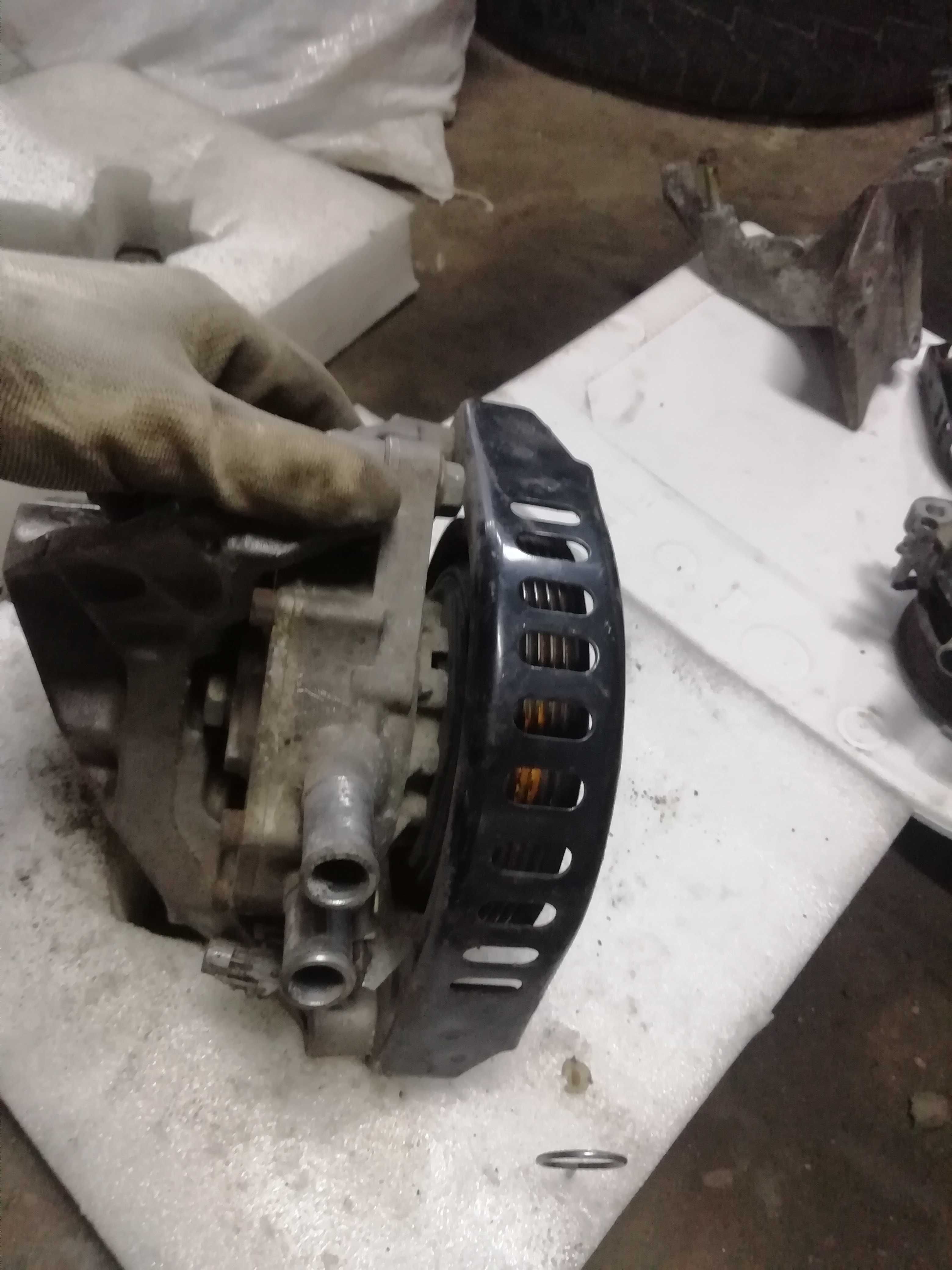 Помпа, водяной насос Land Cruiser 418100-0013 418100-14