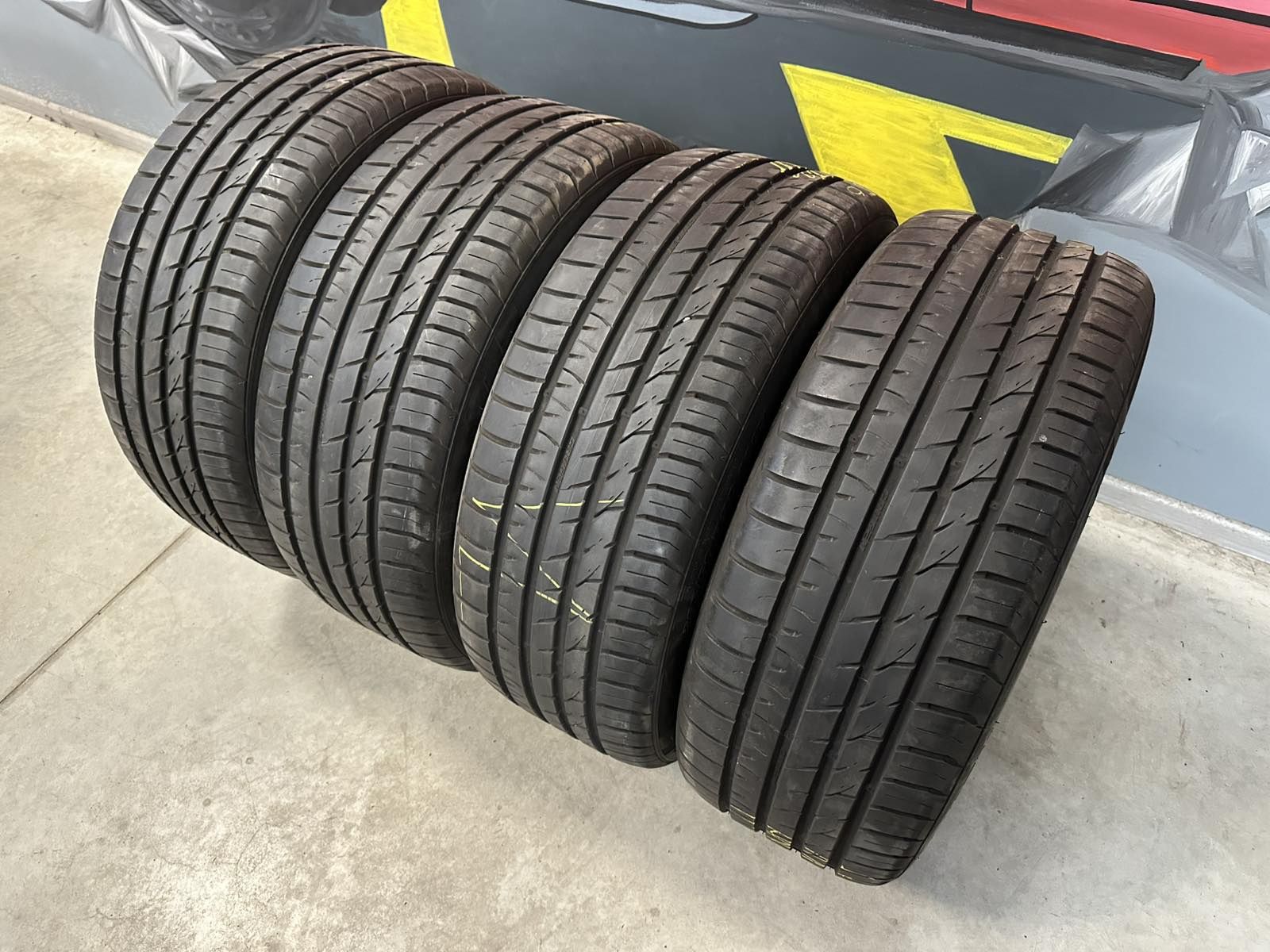 Шини Резина Літо 265/50 R20 111V Kumho Crugen HP91