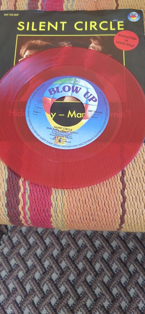 Silent Circle-Hide Away-Man Is Coming, 7"singiel winylowy