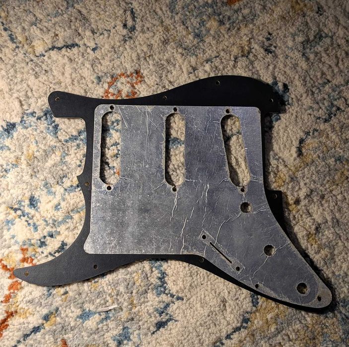 Fender Stratocaster Pickguard Black
