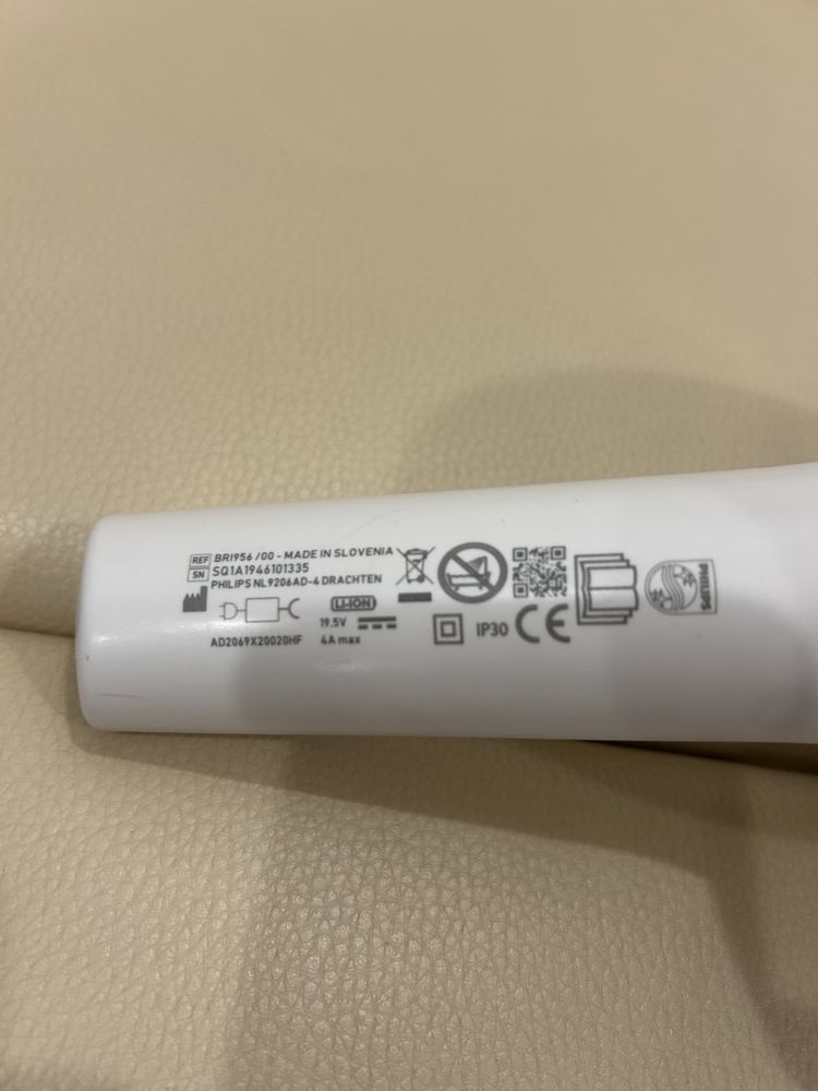 Depilator laserowy Philips Lumea Prestige NL9206AD-4