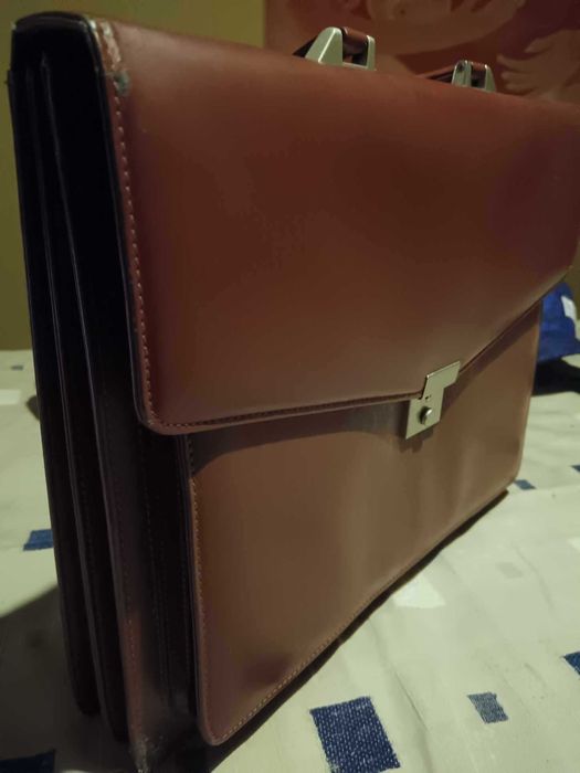 Pasta castanha vintage