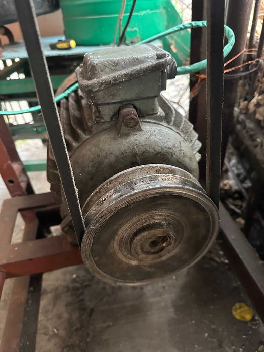 Єлектродвигатель. ЕлектРомотор  3Квт-1500