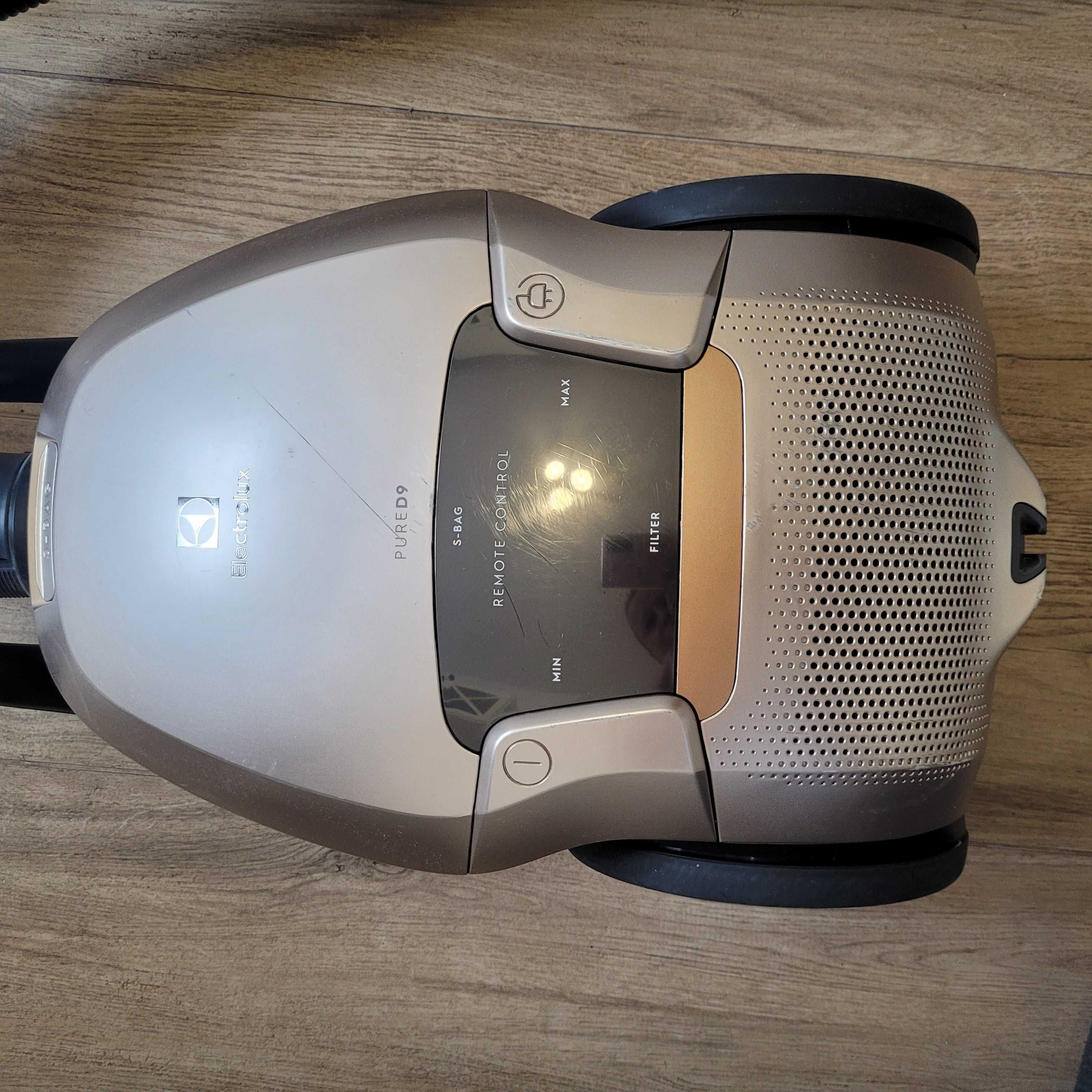 Odkurzacz ELECTROLUX PureD9 z kompletem szczotek + 10 szt. worków nowe