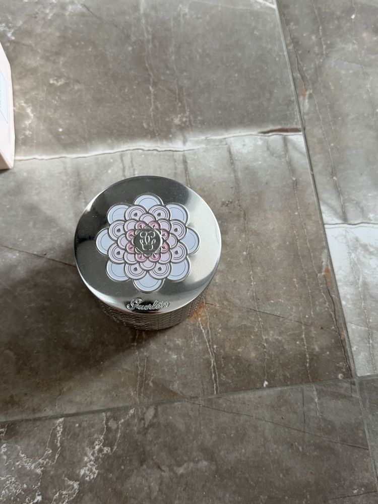 Puder w kulkach Guerlain Light