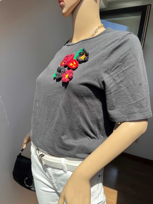 Czarny T-Shirt Zara z Dzianinowymi Kwiatami – 100% Bawełna Rozmiar S-M
