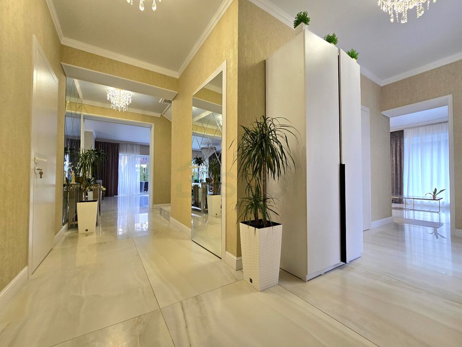 Унікальний приватний будинок з ремонтом в Лісовій Бучі. Без комісії!