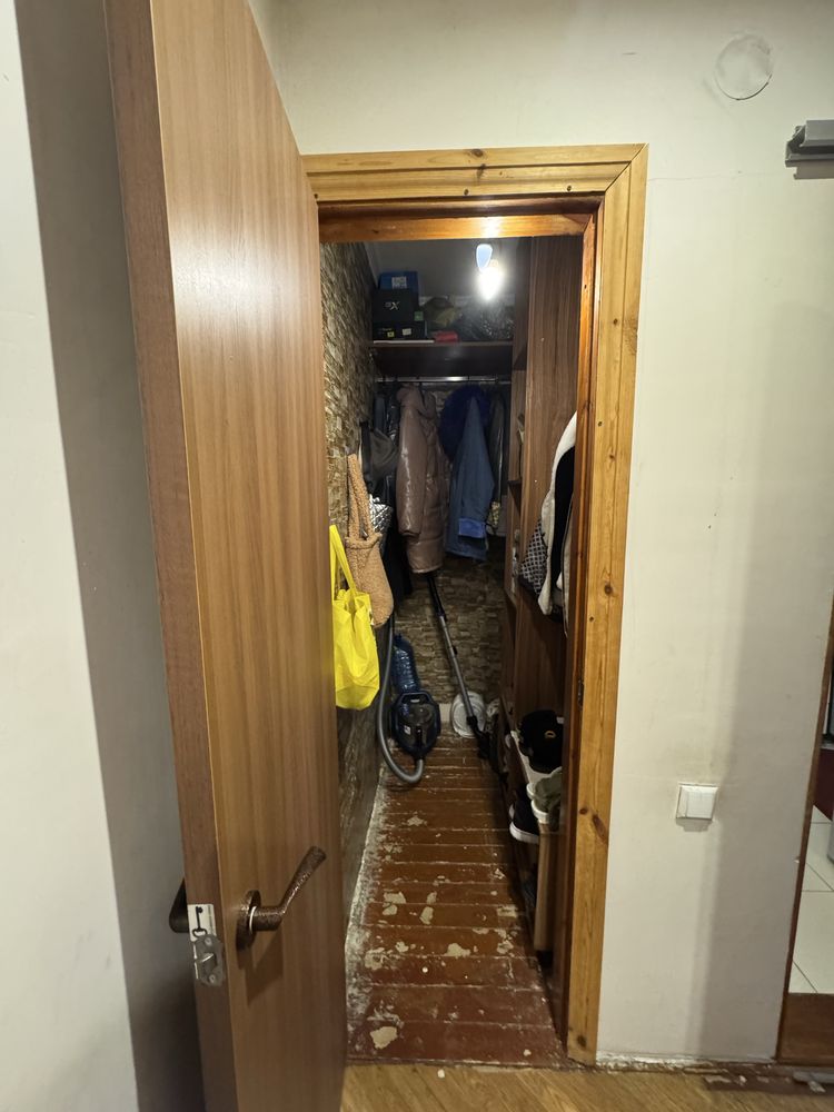 Продаю 2х кімнатну в Озерному