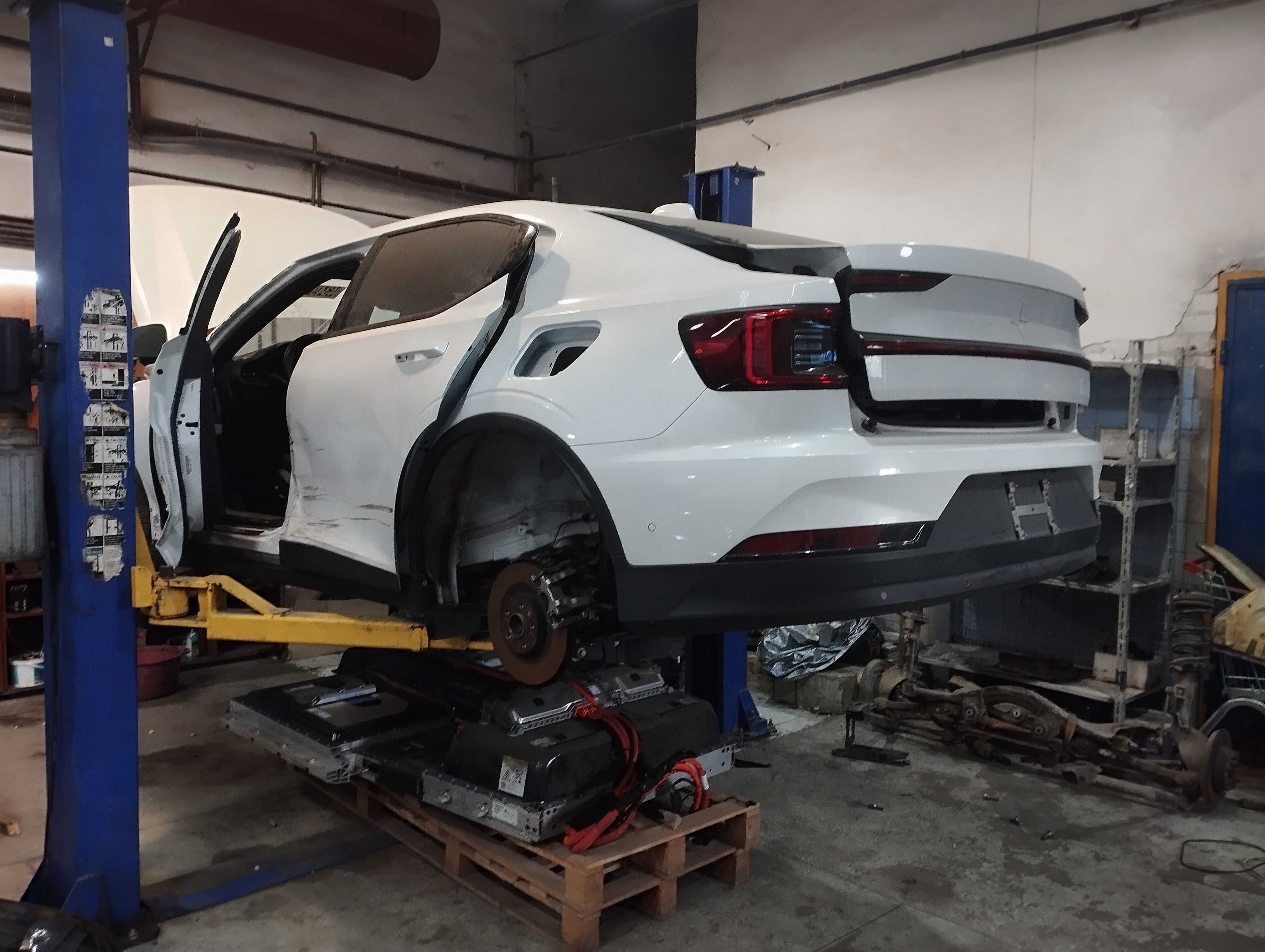 фонарь Polestar 2 кузов дверь салон крыло четверть крыша лажерон