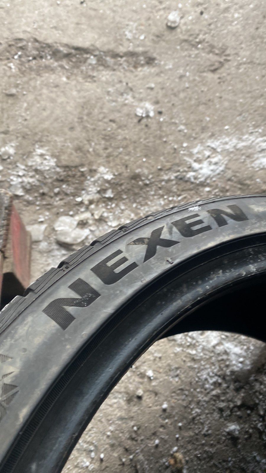 215.40.18 Nexen 2шт БУ зима шини резина з Европи БВ склад Харків 40 R1