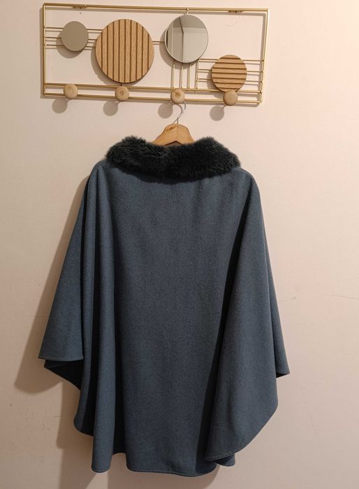 Capa Azul  Pura Lã Virgem Woolmark e Cachemira, gola pelo do S ao XXL