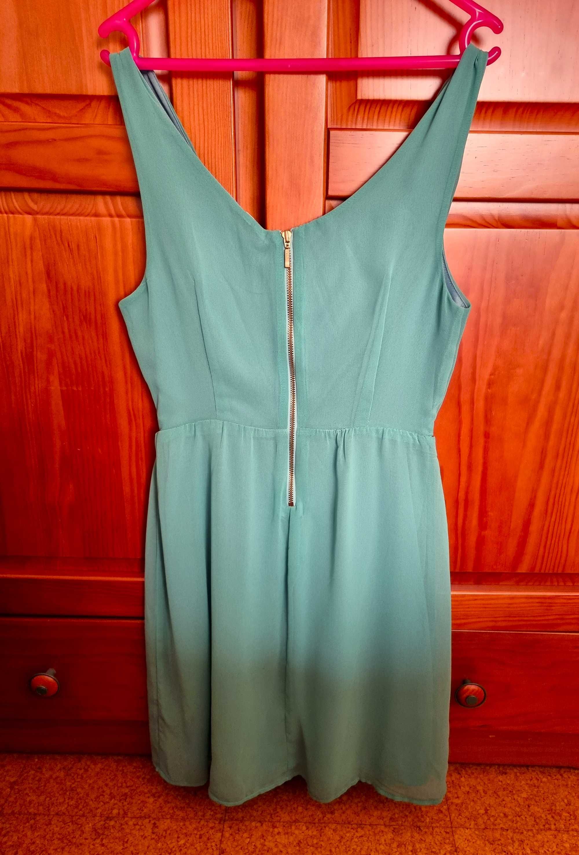 Vestido verde menta Stradivarius, tamanho S