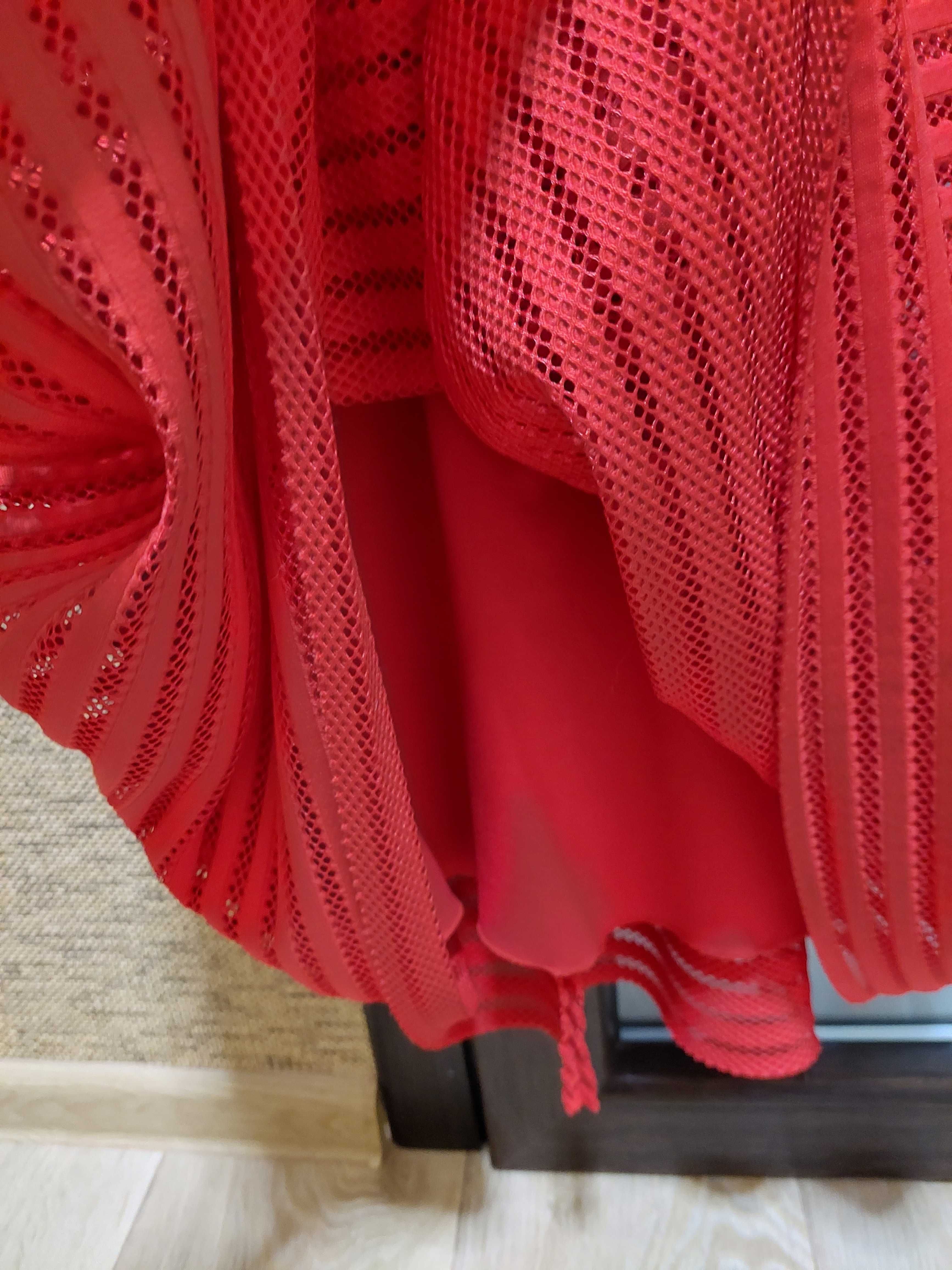 Сукня червона  122 р