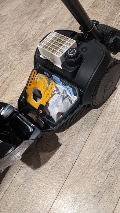 Продам пилосос філіпс