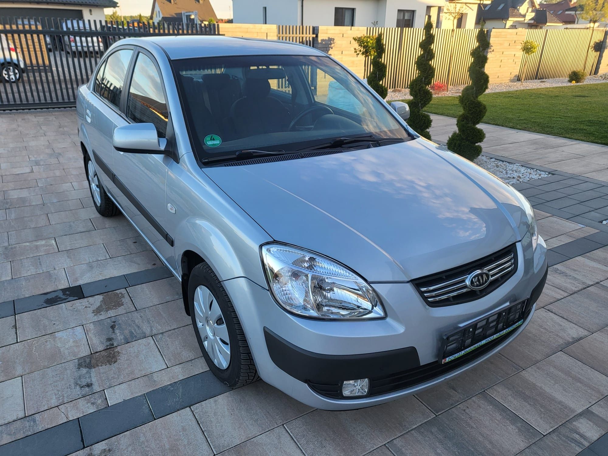 KIA RIO 1,4 Benzyna