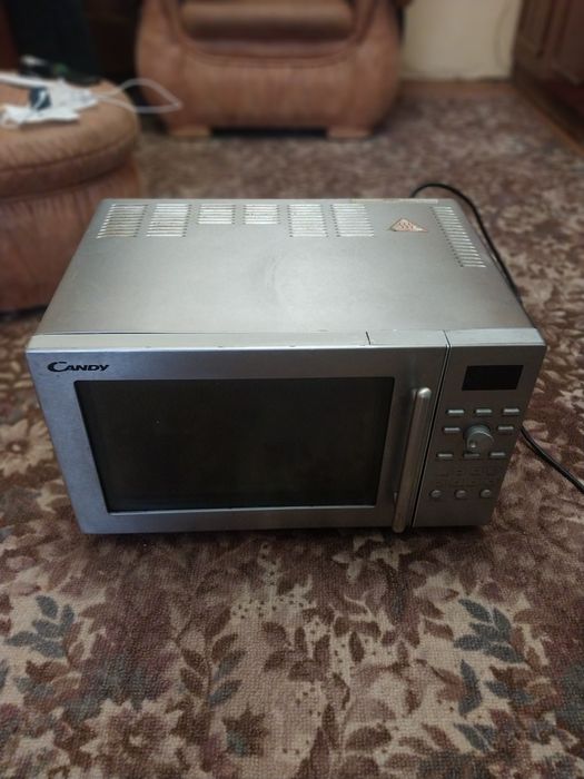 Продам микроволновку с грилем и конвекцией под ремонт или на З/Ч