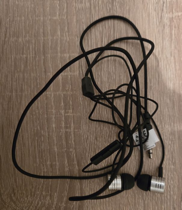 Słuchawki Elta czarne przewodowe, dokanałowe , mikrofon, miniJack