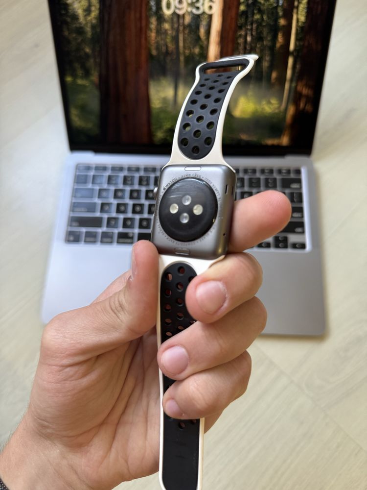 Apple watch 42mm 7000 series