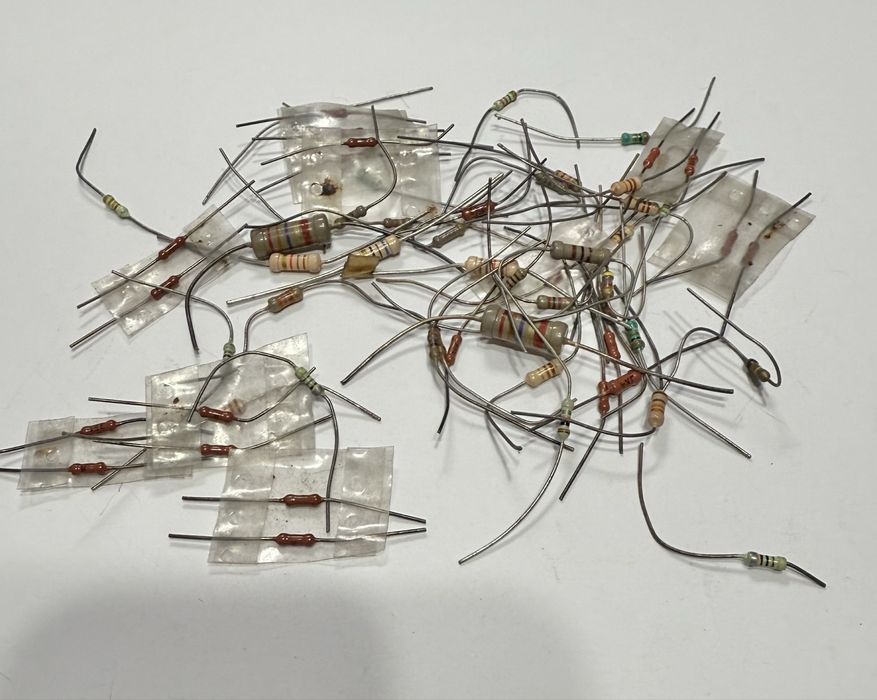 Zestaw czesci elektroniczni rezystory,kondensatory PRL