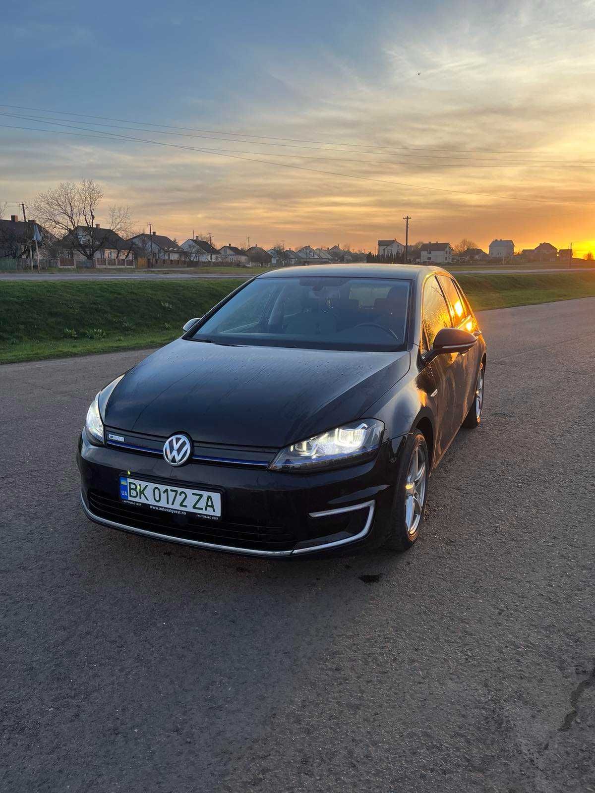 Volkswagen e-Golf 2015