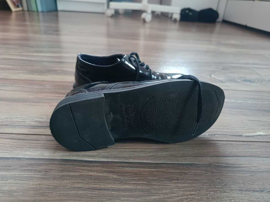 Buty eleganckie wizytowe lakierki chłopięce 30 ZARA