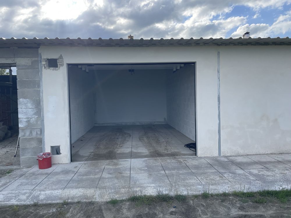 Garagem para alugar - Zona dos Canavias, Evora