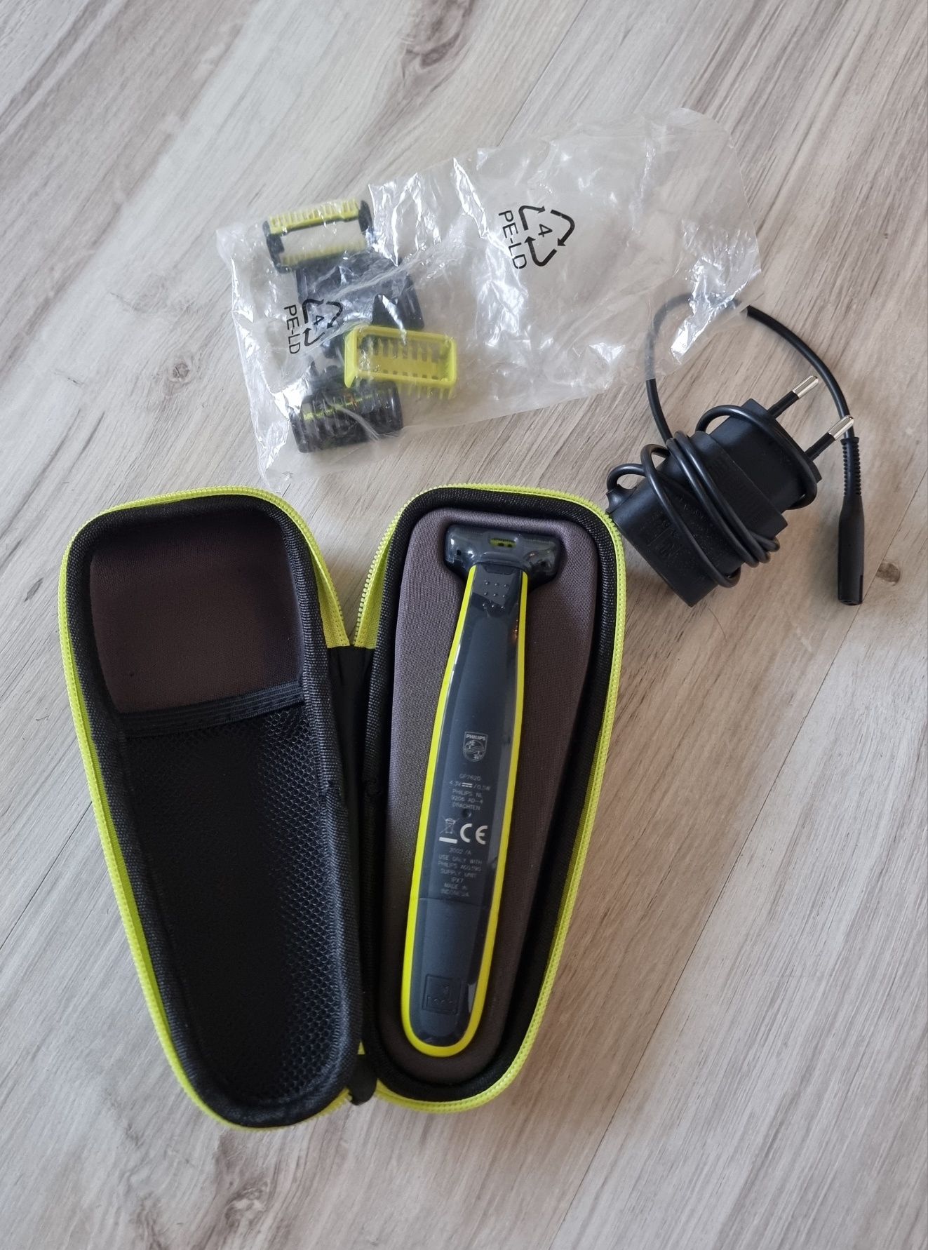 Golarka Philips OneBlade + komplet akcesoriów | Mało używana, jak nowa