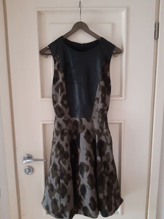 Projektantka Karen Millen USA zjawiskowa sukienka moro & skóra r XS/S