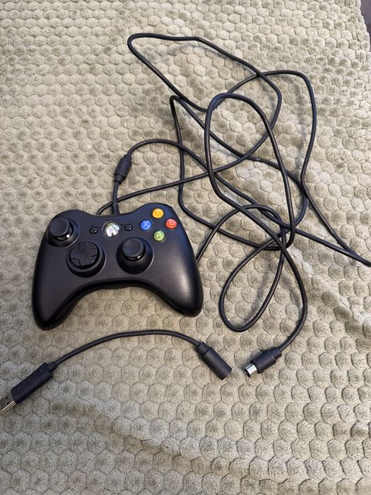 Oryginalny przewodowy pad Microsoft Xbox 360 czarny + przejściówka USB