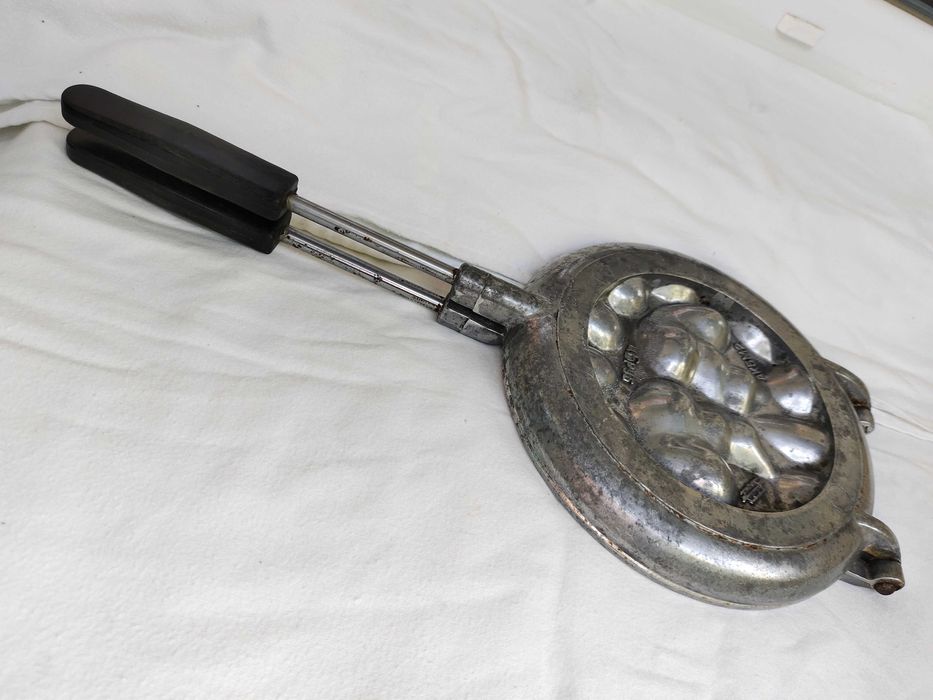 Форма для випічки, горішниця з білочкою радянських часів орешница