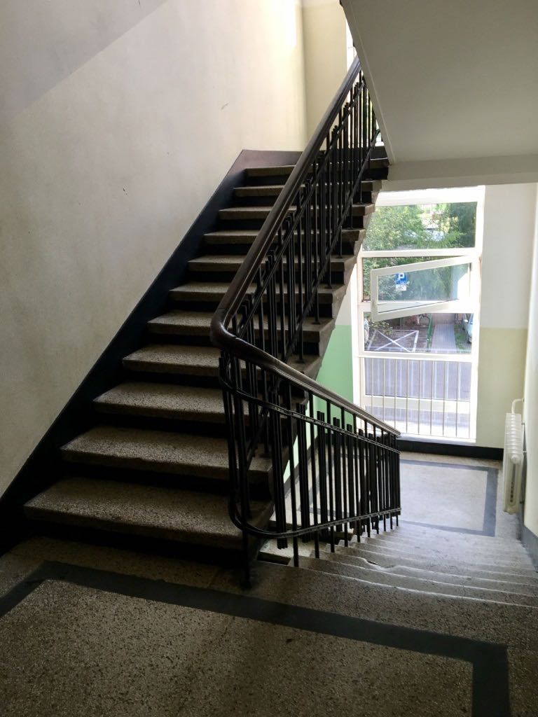 Kawalerka 32 m2 ul. Podchorążych 16 dzielnica Mokotów (blisko centrum)