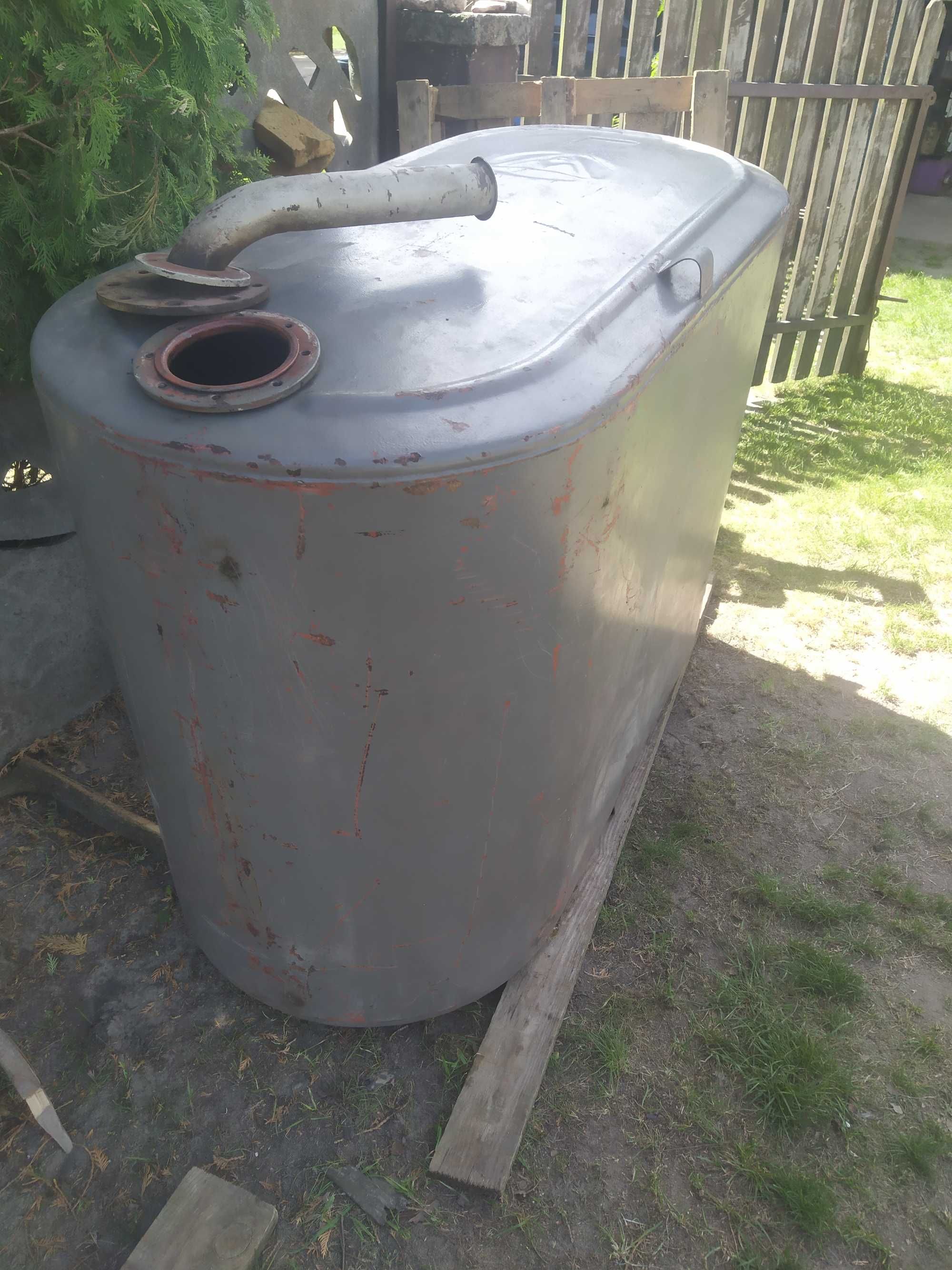 Zbiornik metalowy 1000l.
